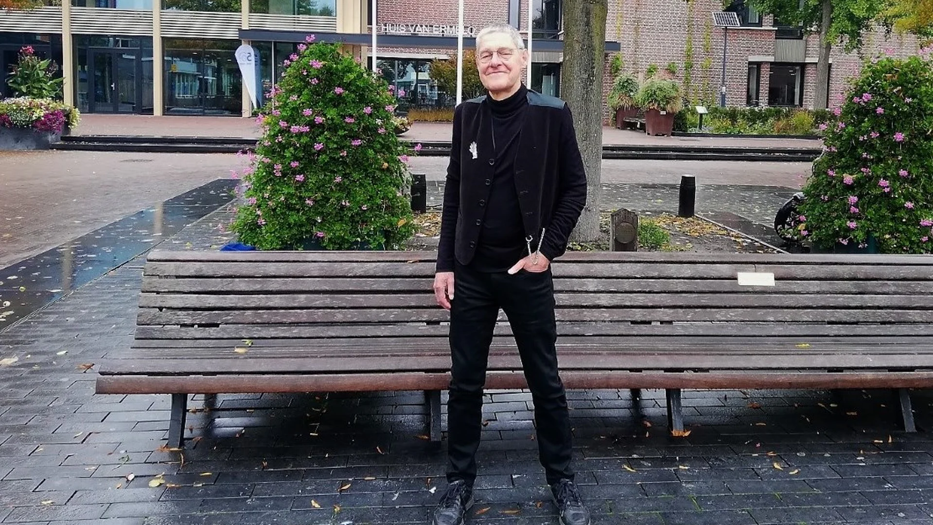 Erik Slagt Erik Slagt is dorpsdichter van Ermelo. Fotograaf: Marja Stienstra